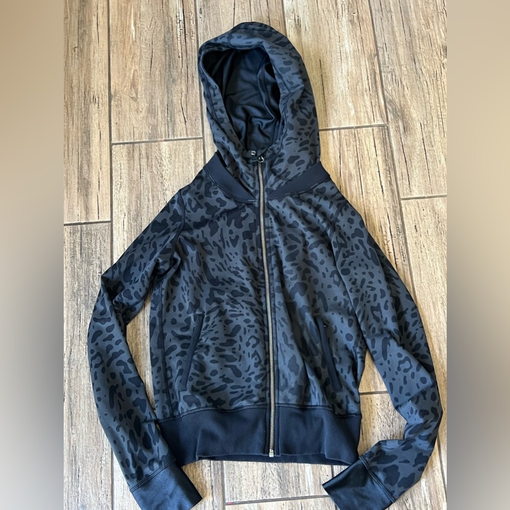 Lululemon Namaskar Hoodie Black/Grey Animal Swirl Zip Up Jacket Leopard Size 2